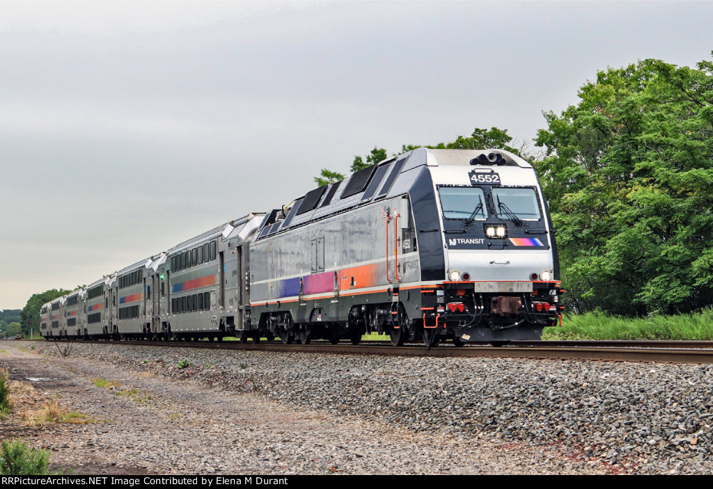 NJT 4552 on train 5515